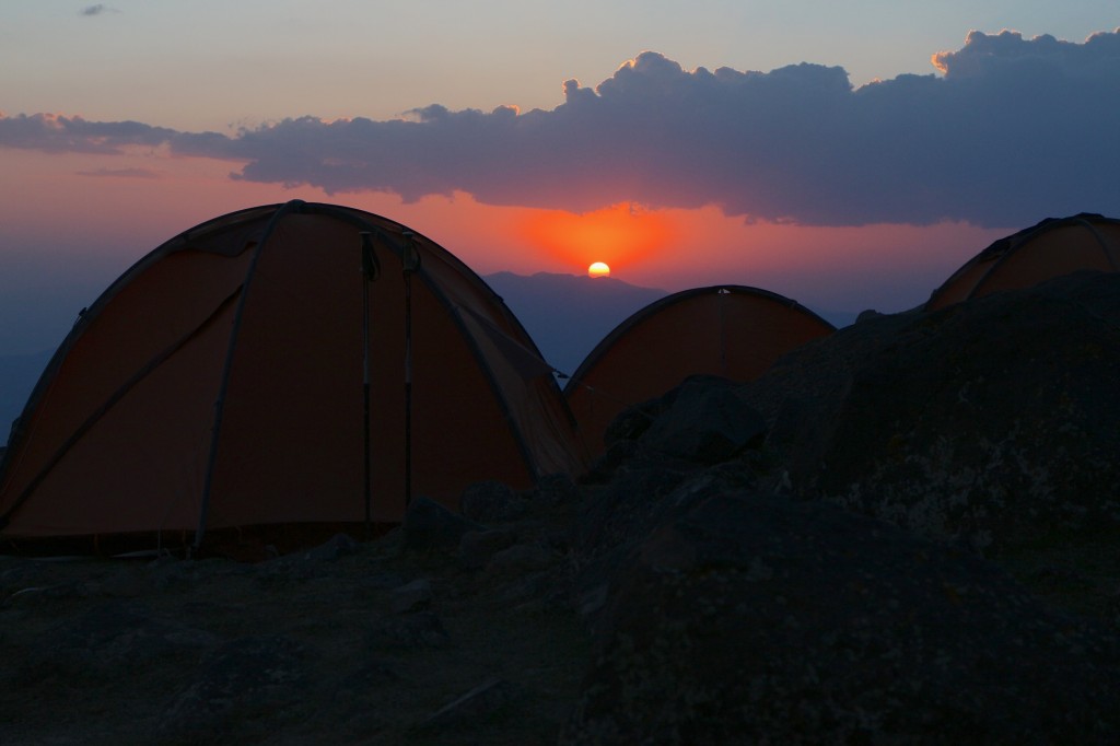 Smuk aftenudsigt fra lejr 1 på Ararat