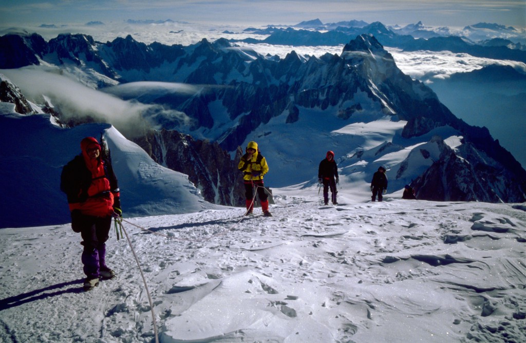 Gruppe i 1995 på vej de sidste meter mod toppen af Mont Blanc
