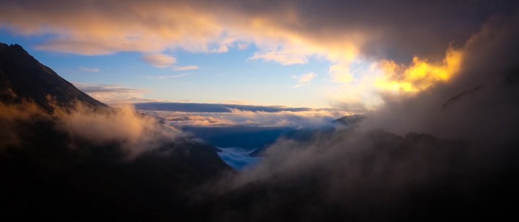 Morgenlys i Kaskar bjergene i det nordøstlige Tyrkiet