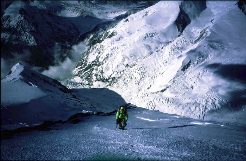 Jan på vej op ad sneflanken i ca. 7200 meter på Dhaulagiri